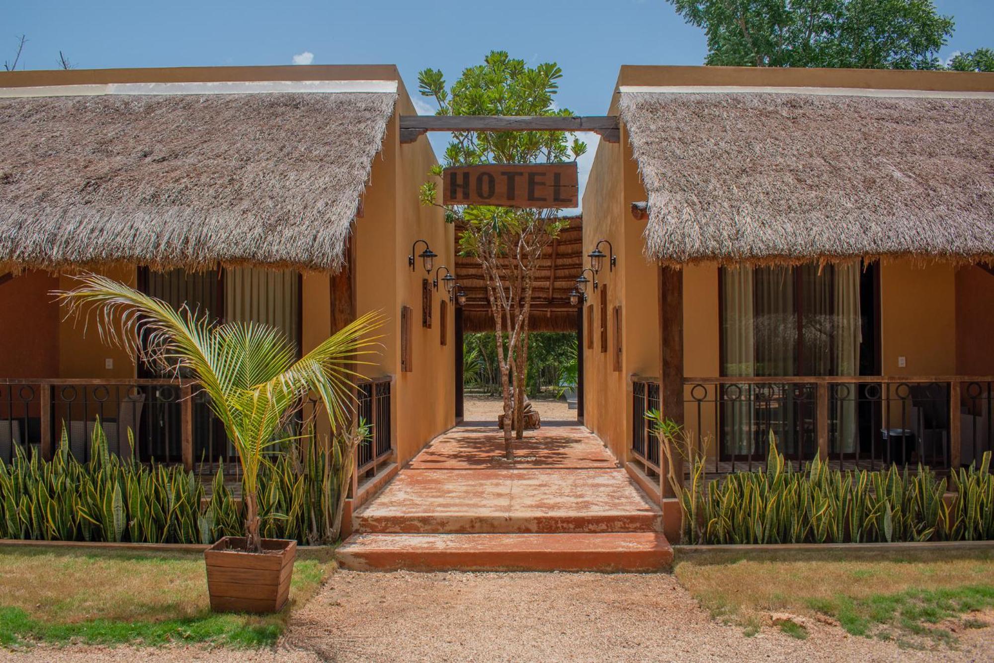 Xuux Peek By Tecnohotel Yaxche Bagian luar foto